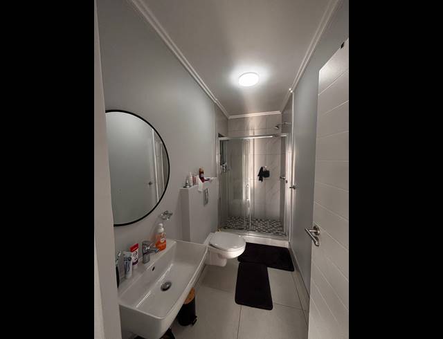 2 BEDROOM APARTMENT FOR SALE IN UMHLANGA RIDGE